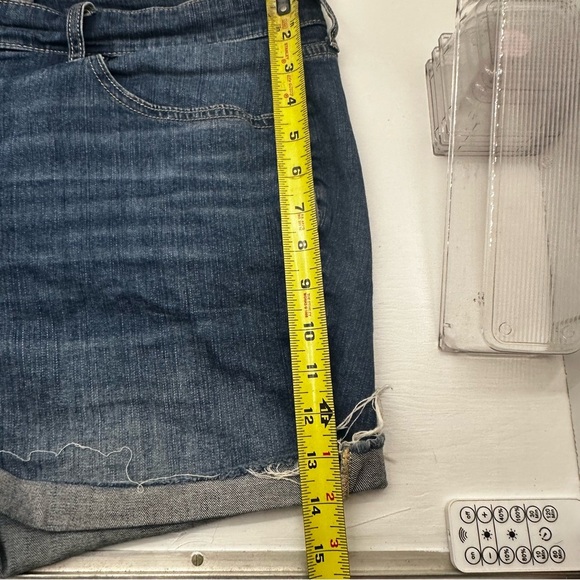 Torrid Button Fly Dark Blue Jean Shorts Distressed Hem size 20 plus size - Picture 7 of 10